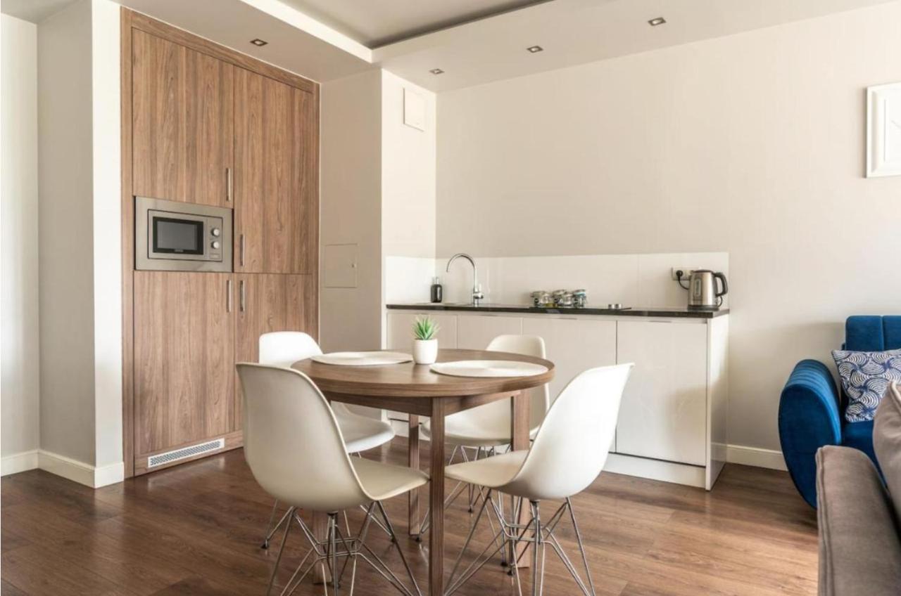 Golden Warsaw: Luxury In Browary Warszawskie Butas *