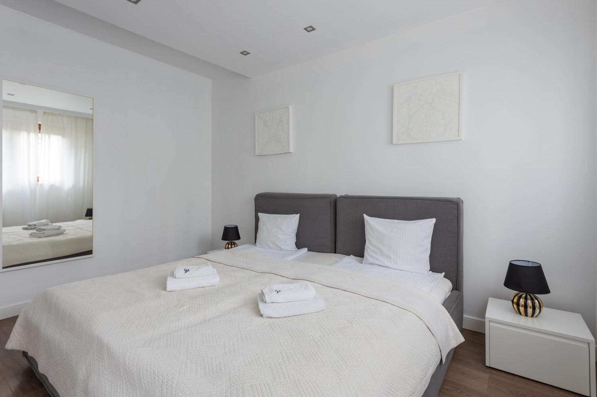 Golden Warsaw: Luxury In Browary Warszawskie Butas