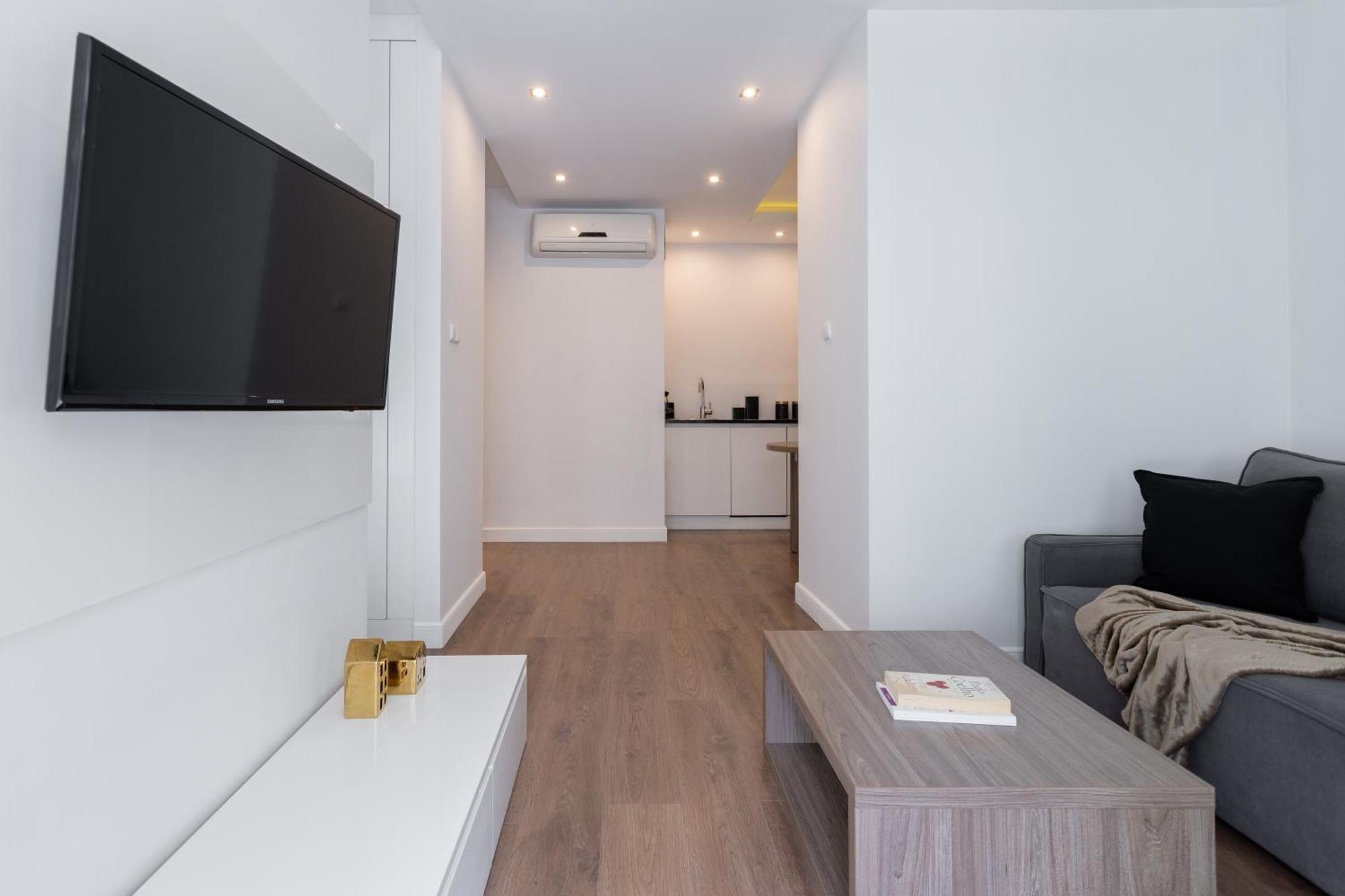Butas Golden Warsaw: Luxury In Browary Warszawskie *