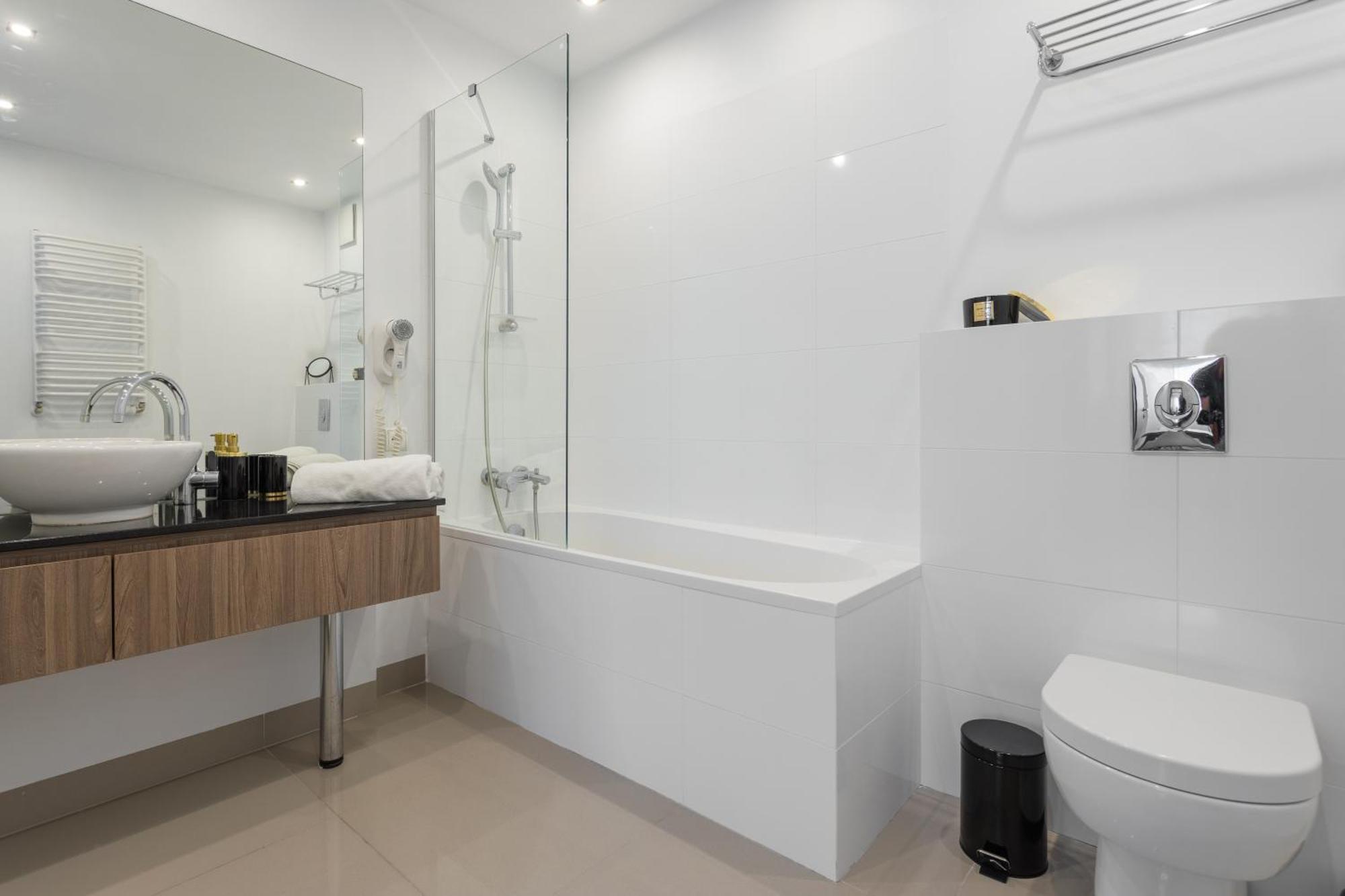 Golden Warsaw: Luxury In Browary Warszawskie Butas